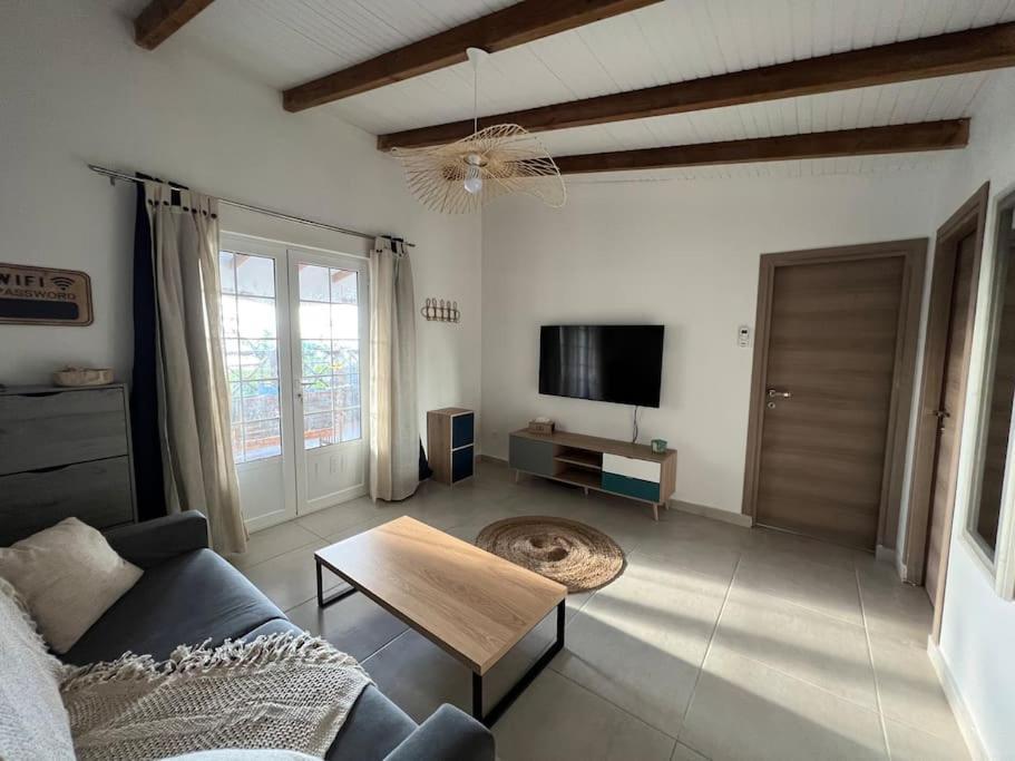Le Cosy Paletuvier Apartment Vieux-Bourg Bagian luar foto